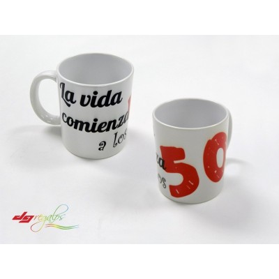 Taza personalizada 'La vida comienza a los 50'