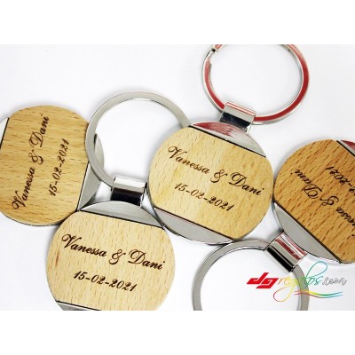 Llavero de metal y madera grabado a láser