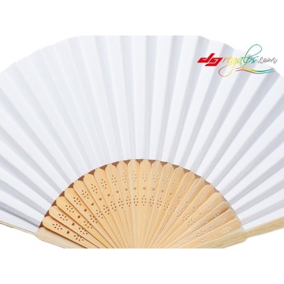 Abanico Blanco Personalizado con Varillas de Madera – Ideal para Bodas, Comuniones y Eventos Especiales